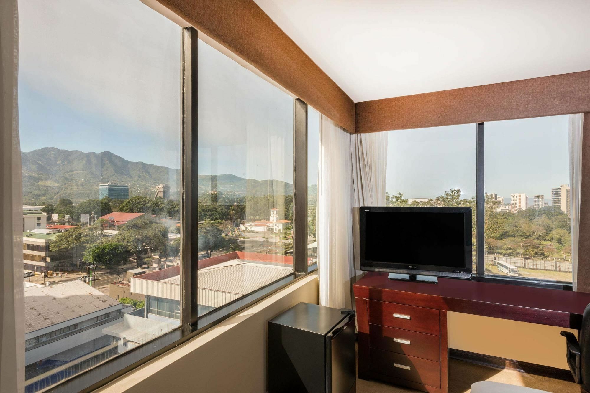 Tryp By Wyndham San Jose Sabana Hotell Eksteriør bilde